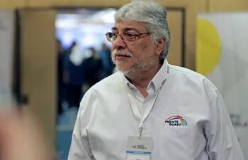 Fernando Lugo, senador del FG. Realiza un tratamiento en  una clínica en Buenos Aires tras sufrir un ACV en agosto del 2022.