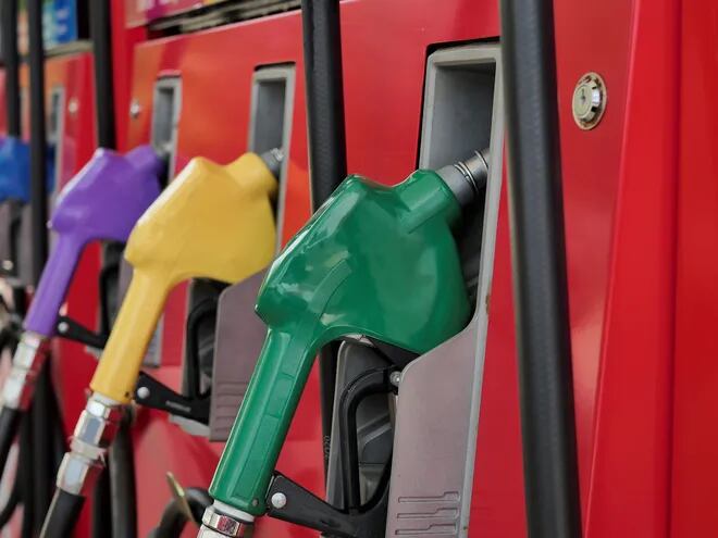 La reducción de precios del diésel se aplicará desde este viernes y durante toda la Semana Santa, anunció Petropar.