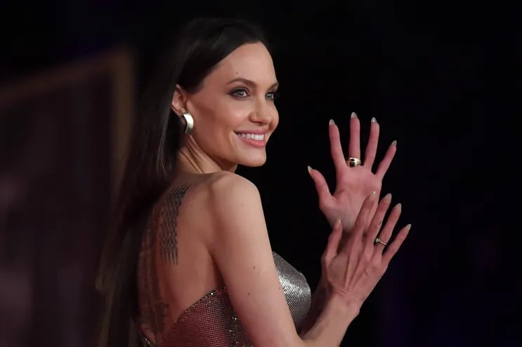 Las desprolijas extensiones de Angelina Jolie pusieron los pelos de punta a estilistas paraguayos.