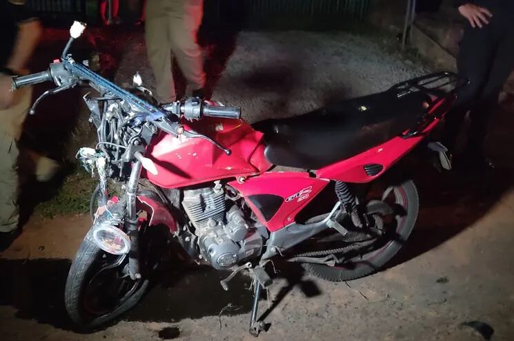 Motocicleta que conducía Juan Carlos Valiente Acosta, de 38 años, fallecido.