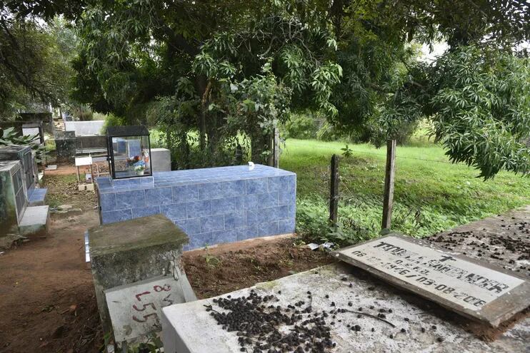 Los cementerios asuncenos se encuentran en pésimo estado.