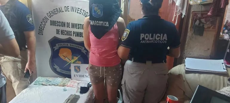 Leticia Carolina Flores Céspedes, detenida en su vivienda de Lambaré, desde donde operaba luego de ser beneficiada con medidas alternativas a la prisión en el 2019.