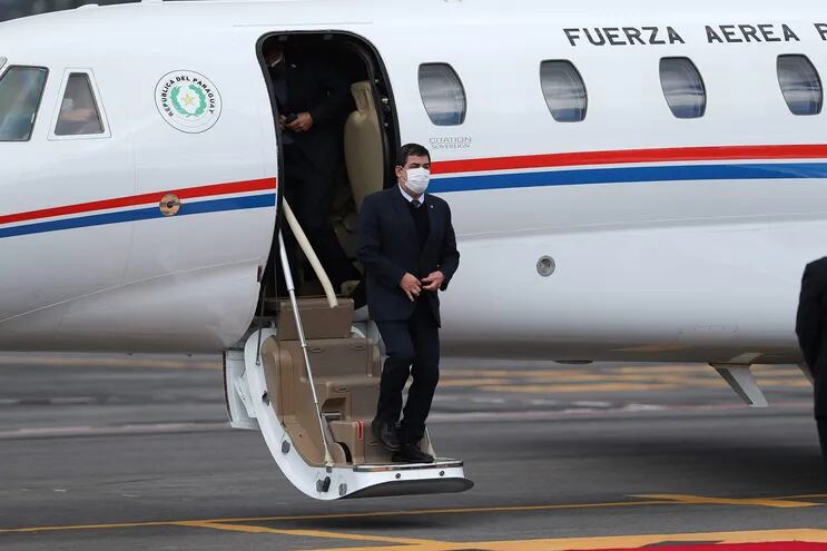 El vicepresidente de Paraguay, Hugo Velázquez, llegando a Ecuador durante un viaje de junio pasado.