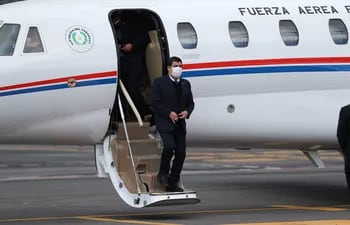 El vicepresidente de Paraguay, Hugo Velázquez, llegando a Ecuador durante un viaje de junio pasado.