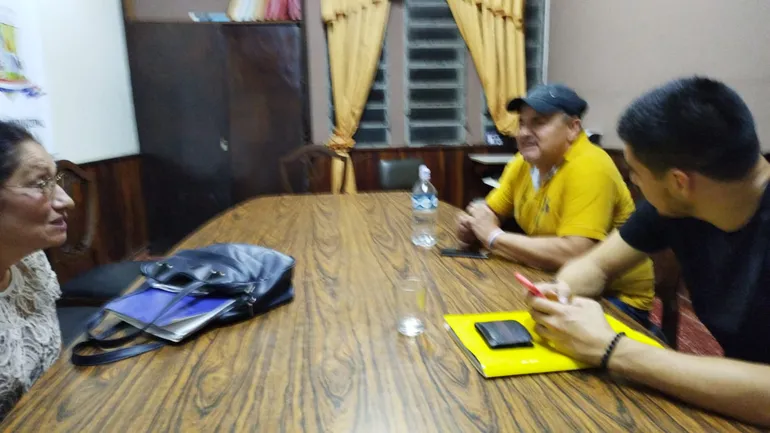 Concejales de Isla Pucú, departamento de Cordillera en vigilia ante denuncia de intento de golpe en la Municipalidad.