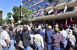 Protesta Asegurados y Jubilados en Frente a la Caja Central del Ips
Hoy 19 de Abril de 2024
Gustavo Machado