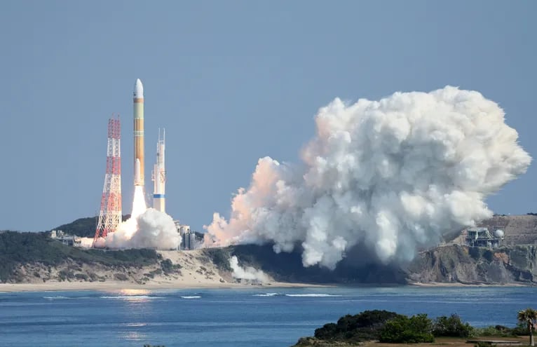 Japón aplaza lanzamiento de cohete de última generacaión por mal tiempo.