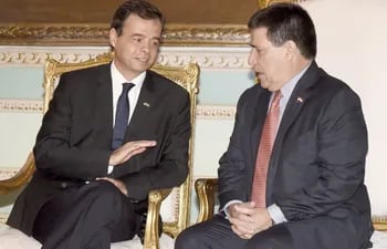 hector-lostri-i-nuevo-embajador-argentino-en-paraguay-conversa-con-cartes-en-palacio-de-lopez--211738000000-1689223.jpg