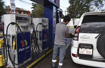 Por ahora Petropar no bajará los precios de los combustibles.