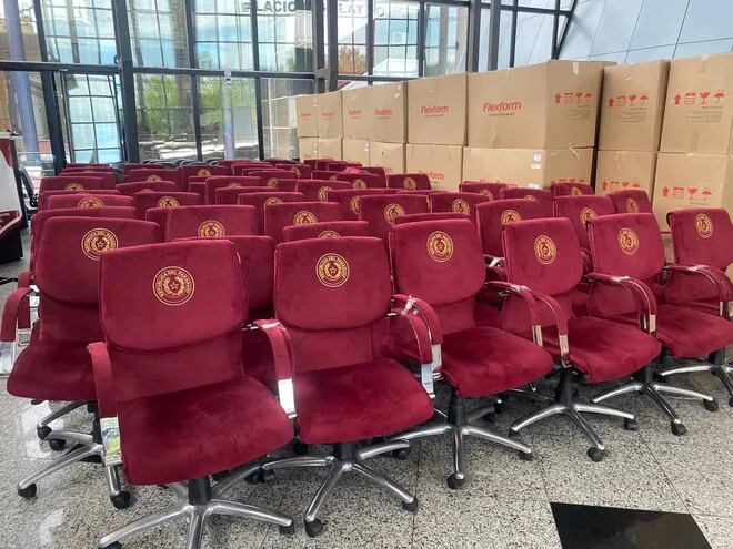 Según indicaron ayer las  autoridades del Congreso, los anteriores sillones serán desechados totalmente.