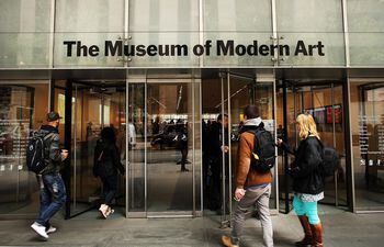 Evacuan el MoMA de Nueva York tras apuñalamiento de dos personas en el museo.