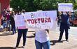 Manifestación de padres contra supuestas torturas en Academil.