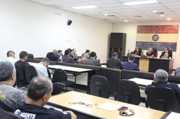 El Tribunal de Sentencia procede la lectura del fallo que condenó al comisario general Cristino Aranda y otros agentes policiales por el operativo ilegal de extorsión a narcos ocurrido el 17 de mayo de 2019.