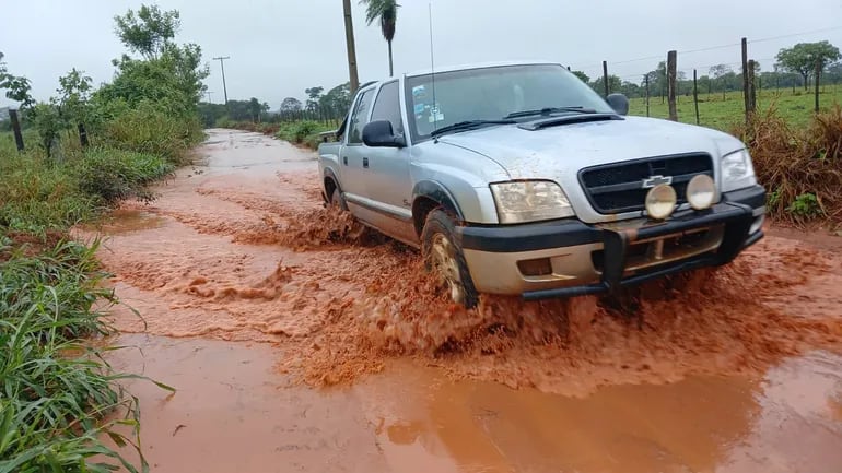 Caminos rurales de San Pedro, en pésimas condiciones tras intensa lluvia