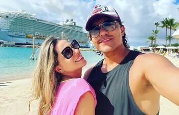 Marcelo Moreno y esposa Marilisy Antonelli disfrutan del caribe.