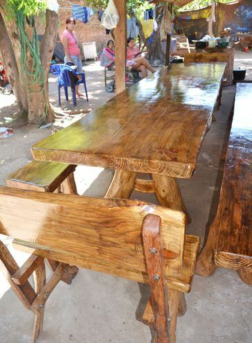 Muebles rústicos y artesanales para la comodidad de la familia - Gaceta