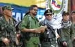 Imagen del video divulgado hoy en internet por las FARC-EP en el que el número dos de la guerrilla colombiana de las FARC, alias "Iván Márquez",c., cuyo paradero se desconoce desde hace más de un año, reapareció hoy junto con otros exlíderes de ese grupo para anunciar "una nueva etapa de lucha" armada.
