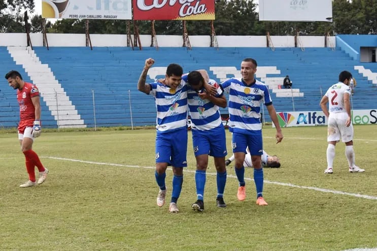 Con el gol de Pablo Villalba, el 2 de Mayo de Pedro Juan Caballero le ganó ayer 1-0 a Resistencia.
