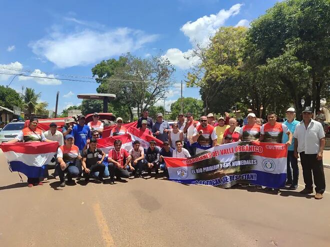 Arroyos y Esteros: pobladores protestan por la construcción de un vertedero en zona de humedales