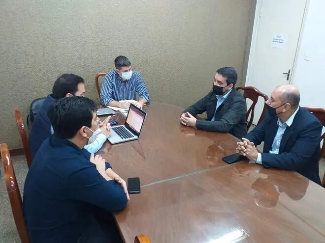 Autoridades locales y representantes del Ministerio de Industria y Comercio proyectan la habilitación de un Centro de Apoyo al Emprendedor en Alto Paraná.