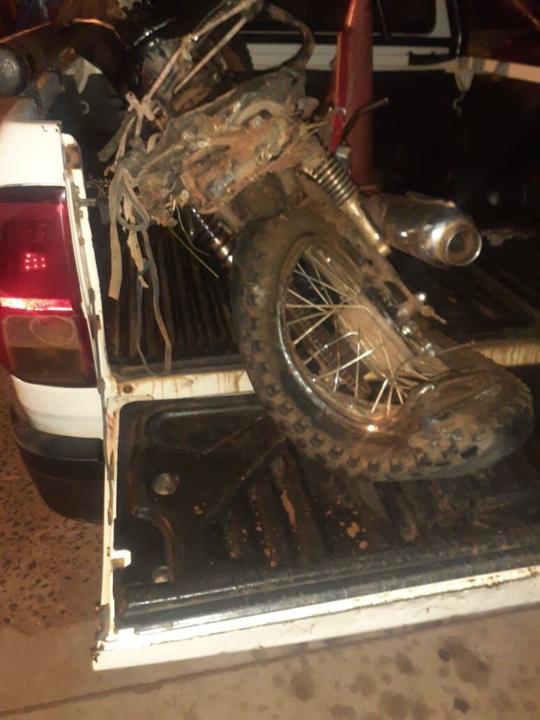 La motocicleta en la que se desplazaban los heridos se encuentra depositada en la Comisaría de Carapeguá