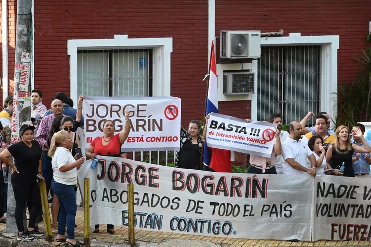 La mayoría de los manifestantes a favor de Jorge Bogarín resultó ser funcionarios del Jurado de Enjuiciamiento de Magistrados (JEM).