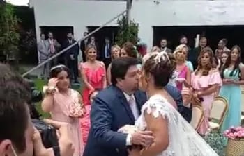Exmano derecha de González Daher celebró una lujosa boda en salón exclusivo