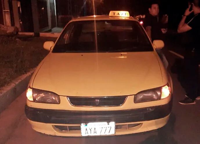 El taxi de José Alfredo Romero fue incautado como evidencia.