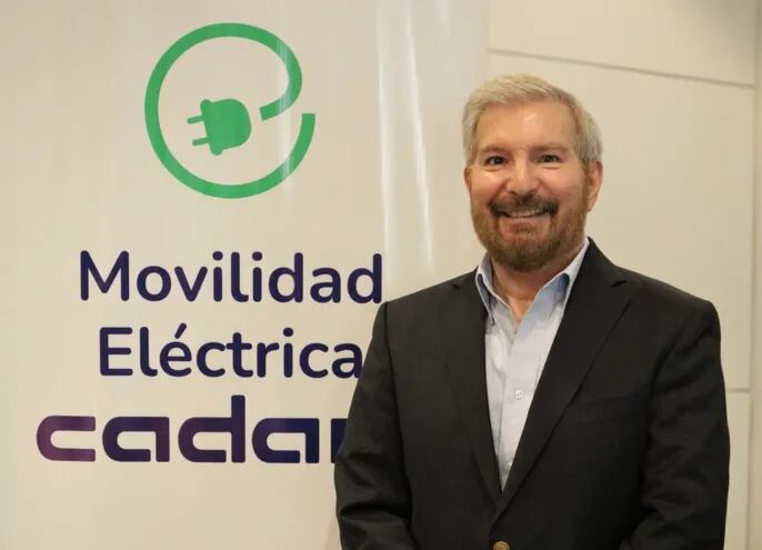 Miguel Carrizosa, presidente de la CADAM, resalta la importancia de dar fuerza a la electromovilidad en Paraguay.