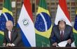 los-ministros-de-relaciones-exteriores-del-brasil-aloysio-nunes-d-y-de-paraguay-eladio-loizaga-revisan-el-texto-de-la-declaracion-conjunta-que-em-213558000000-1652512.jpg