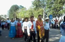 un-colorido-desfile-por-el-dia-del-folklore-nacional-en-la-ciudad-de-villa-hayes--171113000000-1367609.jpg