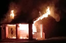 Incendio de casa de docente en San Rafael del Paraná