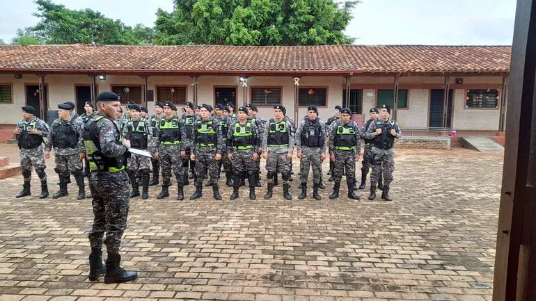 La Unidad de Operaciones Tácticas Motorizadas del grupo Lince de la Policía Nacional se instala en varias ciudades de Central. La foto corresponde a la cuadrilla presentada en la localidad de Guarambaré.