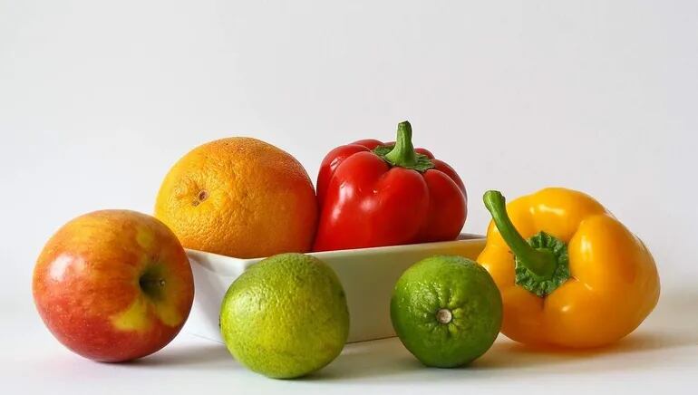 Consumir a diario frutas y verduras aporta fibra, antioxidantes, agua, vitaminas y minerales que el organismo necesita.