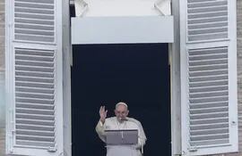 El Papa Francisco durante el rezo del Ángelus en la Plaza de San Pedro, Ciudad del Vaticano.