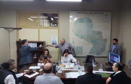 Comisión de Bienestar Rural, reunida para tratar la problemática de las tierras de Itakyry.