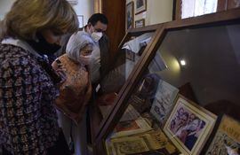 Discos, fotografías, partituras y más se pueden encontrar en el acervo del Museo José Asunción Flores, que se trasladó temporalmente a la Manzana de la Rivera.