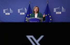 “X es la plataforma con el mayor ratio de contenido de desinformación”, resumió en rueda de prensa la vicepresidenta de la Comisión Europea para Valores y Transparencia, Vera Jourová.