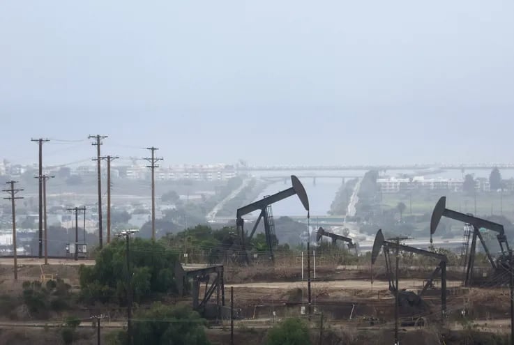 Extractores de petróleo en Los Angeles, California.