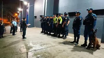 La Policía Nacional está realizando incursión policial estratégica en barrios de Asunción todos los fines de semana.