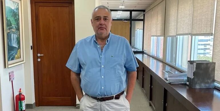 César Cabral, director del Estudio Aduanero Cabral Godoy, que funciona desde 1995.