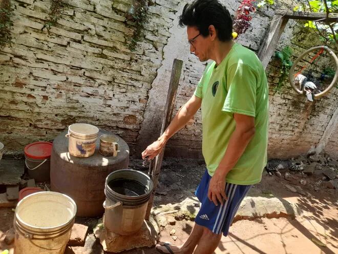Usuarios de la Junta de Saneamiento San Pedro de Ñemby reportan falta de agua desde esta mañana.