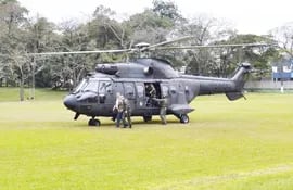 el-ministro-de-defensa-de-brasil-raul-jungmann-recorrio-en-helicoptero-los-puntos-donde-estan-operando-los-militares-en-foz-de-yguazu--201000000000-1469868.jpg