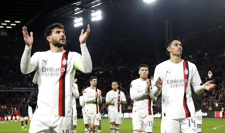 El AC Milan jugará los octavos de final de la Europa League