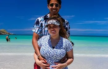 Alexis Duarte y Jazmín Alcaraz están felices en la dulce espera de su primer hijo.