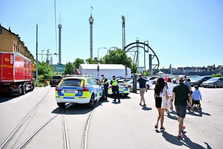 La Policía de Suecia en el parque de atracciones donde se registró una tragedia.
