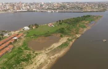 el-rio-paraguay-crecio-el-doble-de-lo-previsto-por-la-direccion-de-meteorologia-a-inicios-de-marzo-la-crecida-fue-de-225-m-y-subio-a-571-m-en-menos-190443000000-1818805.jpg