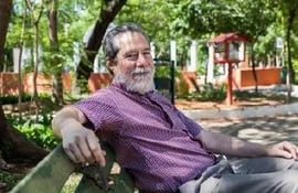 El psiquiatra Charles Rodas Quiñónez, psicoterapeuta, psicoanalítico y máster en Políticas Públicas presenta su libro "Deseos de no Vivir".
