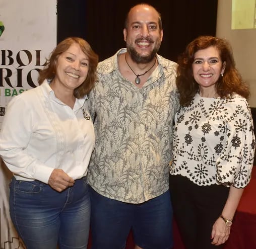 Ilda Fernández, Juan Pablo Pistilli y Marcela Bacigalupo.
