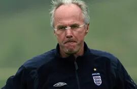 (FILES) Swedish head coach of the English team Sven-Goran Eriksson looks on during a training session at the Mittelbergstadion in Buhlertal 28 June 2006. Former England football manager Sven-Goran Eriksson has been diagnosed with pancreatic cancer and has at best "maybe a year" to live, he said on January 11, 2024. The 75-year-old Swede, who has managed a slew of high-profile teams and took England to World Cup quarter-finals in 2002 and 2006, announced in February last year that he was stepping back from public appearances "due to health. (Photo by Adrian DENNIS / AFP)